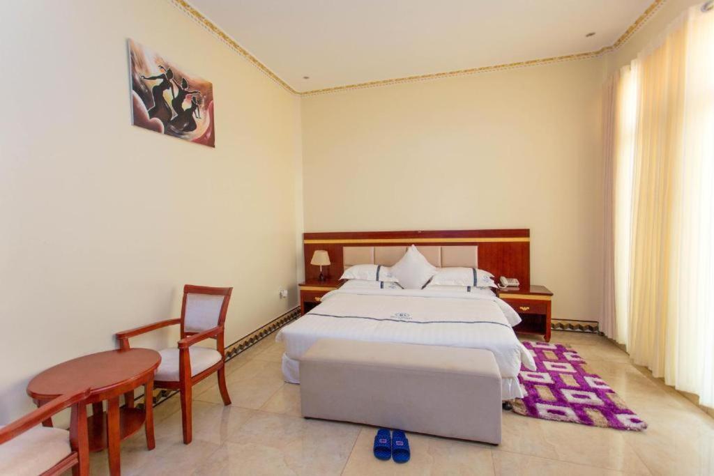 Dove Hotel Kigali Buitenkant foto